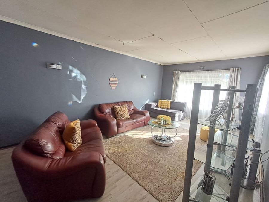 5 Bedroom Property for Sale in Vaalpark Free State